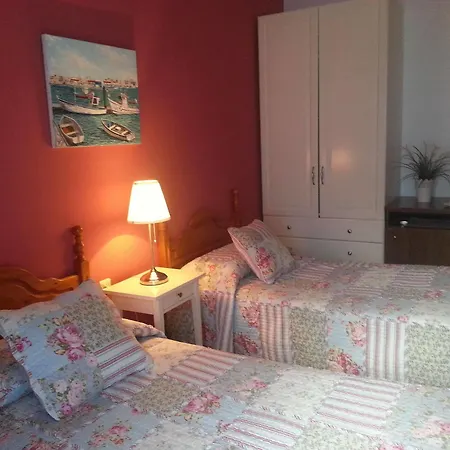 El Faro Guest house *